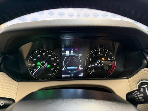 Used 2020 Land Rover Range Rover Velar S image 36