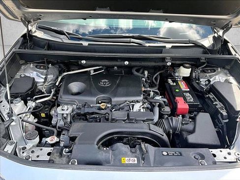 Used 2020 Toyota RAV4 LE FWD image 11