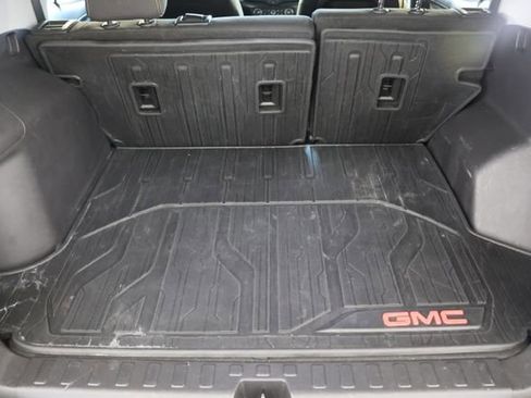 Used 2021 GMC Terrain SLE w/ Driver Convenience Package image 21