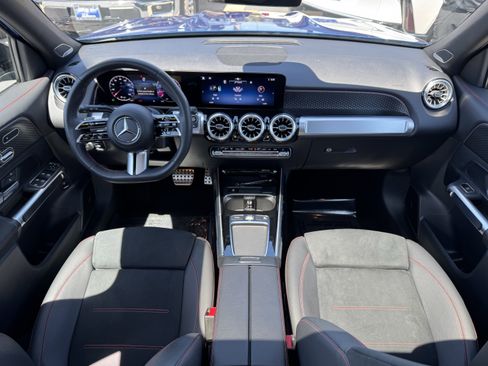 Used 2024 Mercedes-Benz GLB 250 image 32