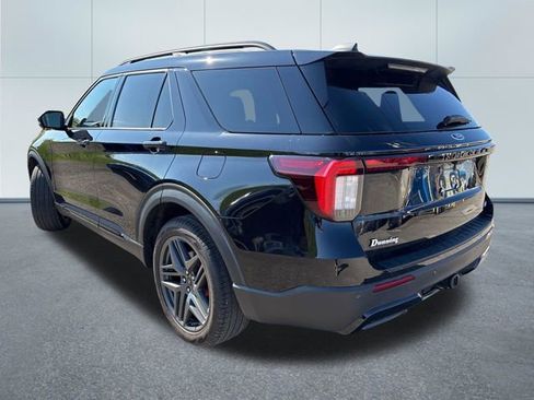 Used 2026 Ford Explorer ST-Line w/ ST-Line Street Pack AWD/4WD image 2