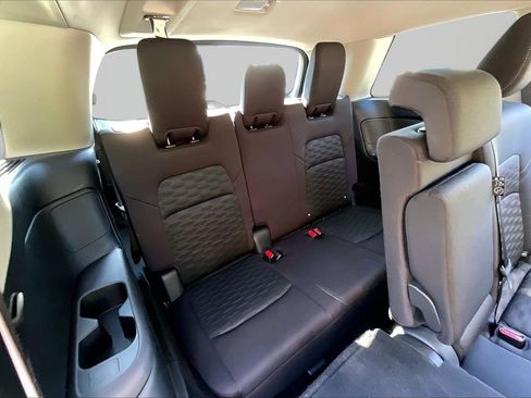 Used 2025 Nissan Pathfinder SV AWD/4WD image 24