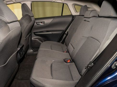 Used 2021 Toyota Venza LE image 8