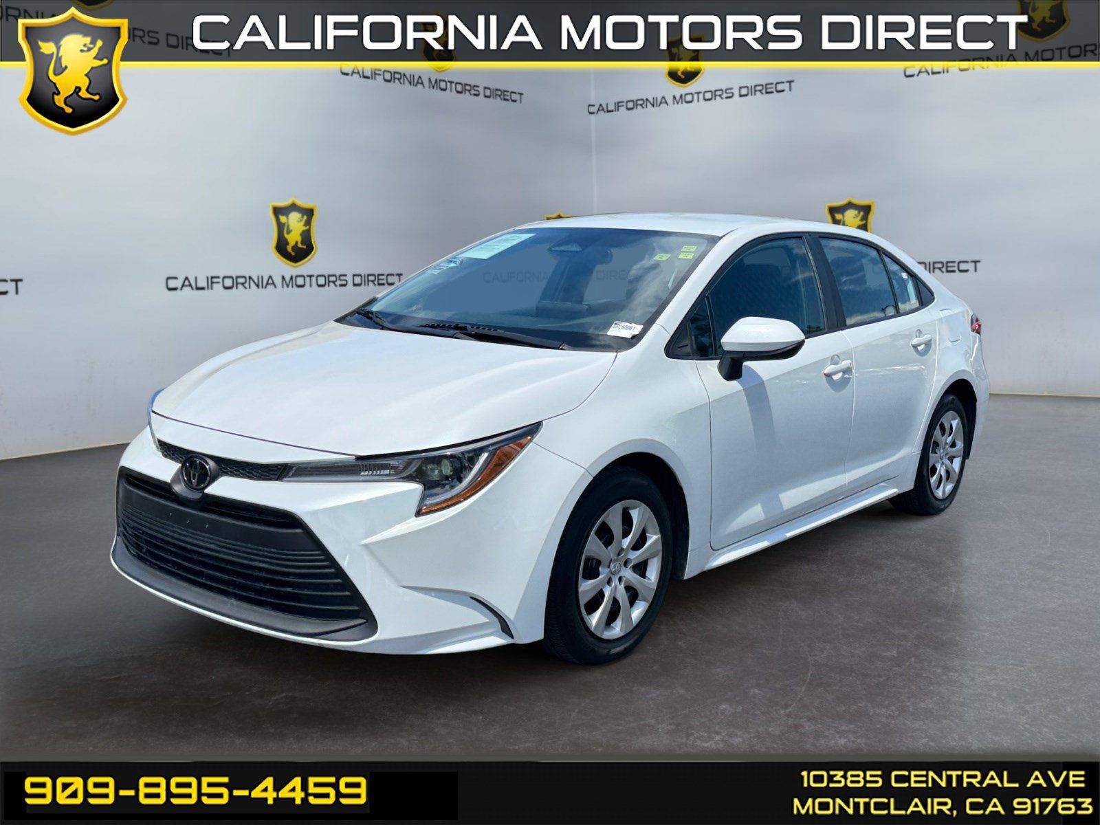 Used 2025 Toyota Corolla LE FWD image 1