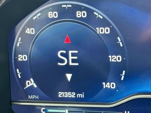 Used 2023 Chevrolet Silverado 1500 LT w/ Convenience Package II image 17