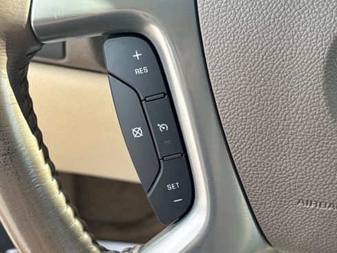 Used 2011 Chevrolet Suburban LT AWD/4WD image 36