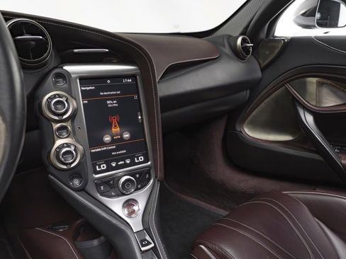 Used 2018 McLaren 720S Performance image 25