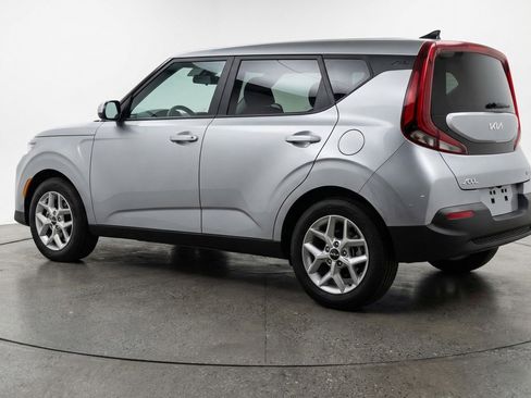 Used 2025 Kia Soul LX w/ LX Technology Package FWD image 6
