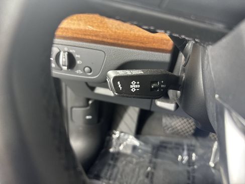 Used 2023 Audi Q5 2.0T Premium w/ Convenience Package AWD/4WD image 22