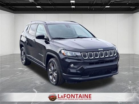 Used 2022 Jeep Compass Latitude image 7