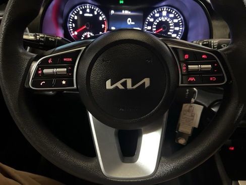 Used 2023 Kia Forte LXS w/ LXS Technology Package image 31