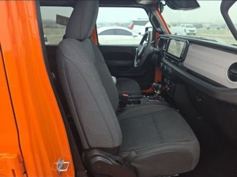 Used 2025 Jeep Wrangler Unlimited Sport AWD/4WD image 7
