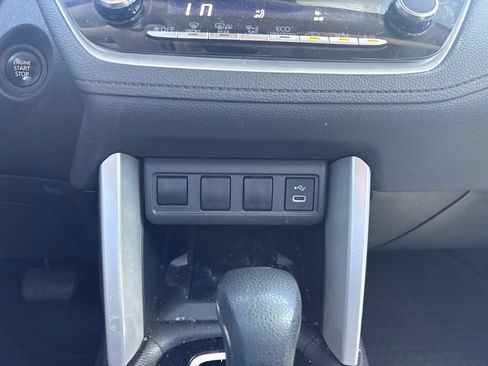 Used 2024 Toyota Corolla Cross LE AWD/4WD image 22