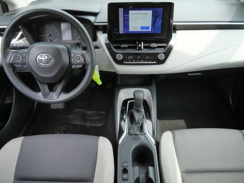 Used 2024 Toyota Corolla LE FWD image 11
