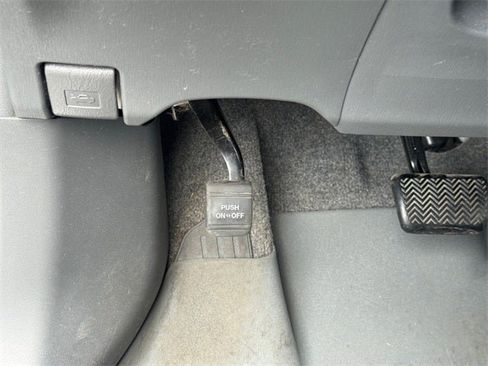 Used 2010 Toyota Prius Three image 17