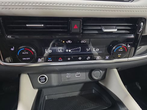 Used 2023 Nissan Rogue SL w/ SL Premium Package FWD image 24