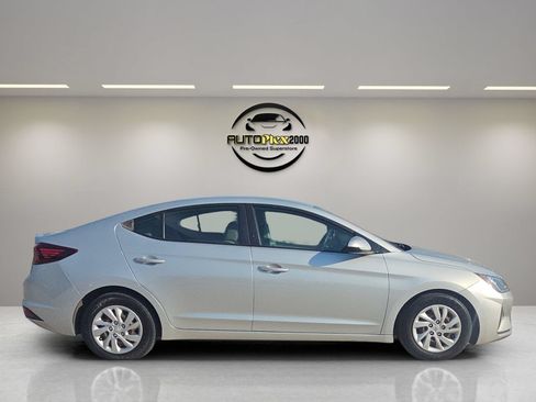 Used 2019 Hyundai Elantra SE FWD image 8