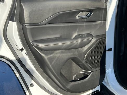 New 2025 Jeep Grand Cherokee Altitude image 34