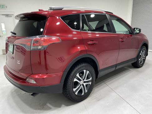 Used 2018 Toyota RAV4 LE w/ All Weather Liner Package image 8