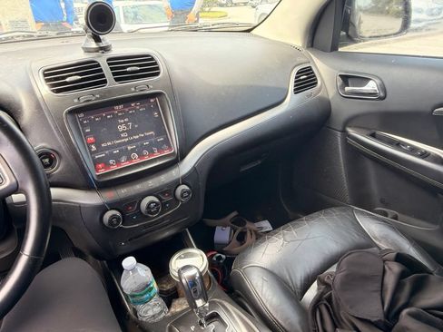 Used 2015 Dodge Journey Crossroad w/ Flexible Seating Group FWD image 10
