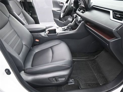 Used 2025 Toyota RAV4 Limited image 35