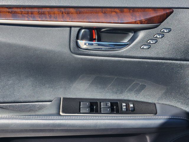 Used 2016 Lexus ES 350 w/ Luxury Package w/Wood Trim FWD image 21
