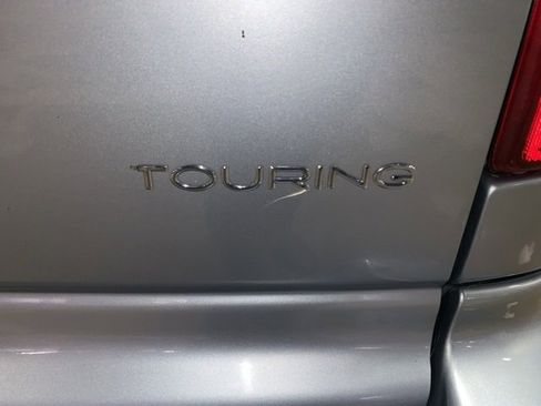 Used 2005 Chrysler Town & Country Touring image 29