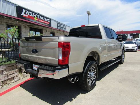 Used 2017 Ford F350 Lariat w/ Lariat Value Package AWD/4WD image 4