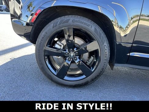 Used 2024 Land Rover Defender 90 X-Dynamic SE image 7