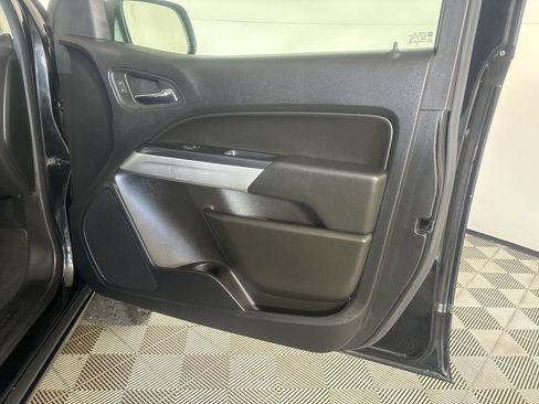 Used 2020 Chevrolet Colorado LT w/ Safety Package image 33