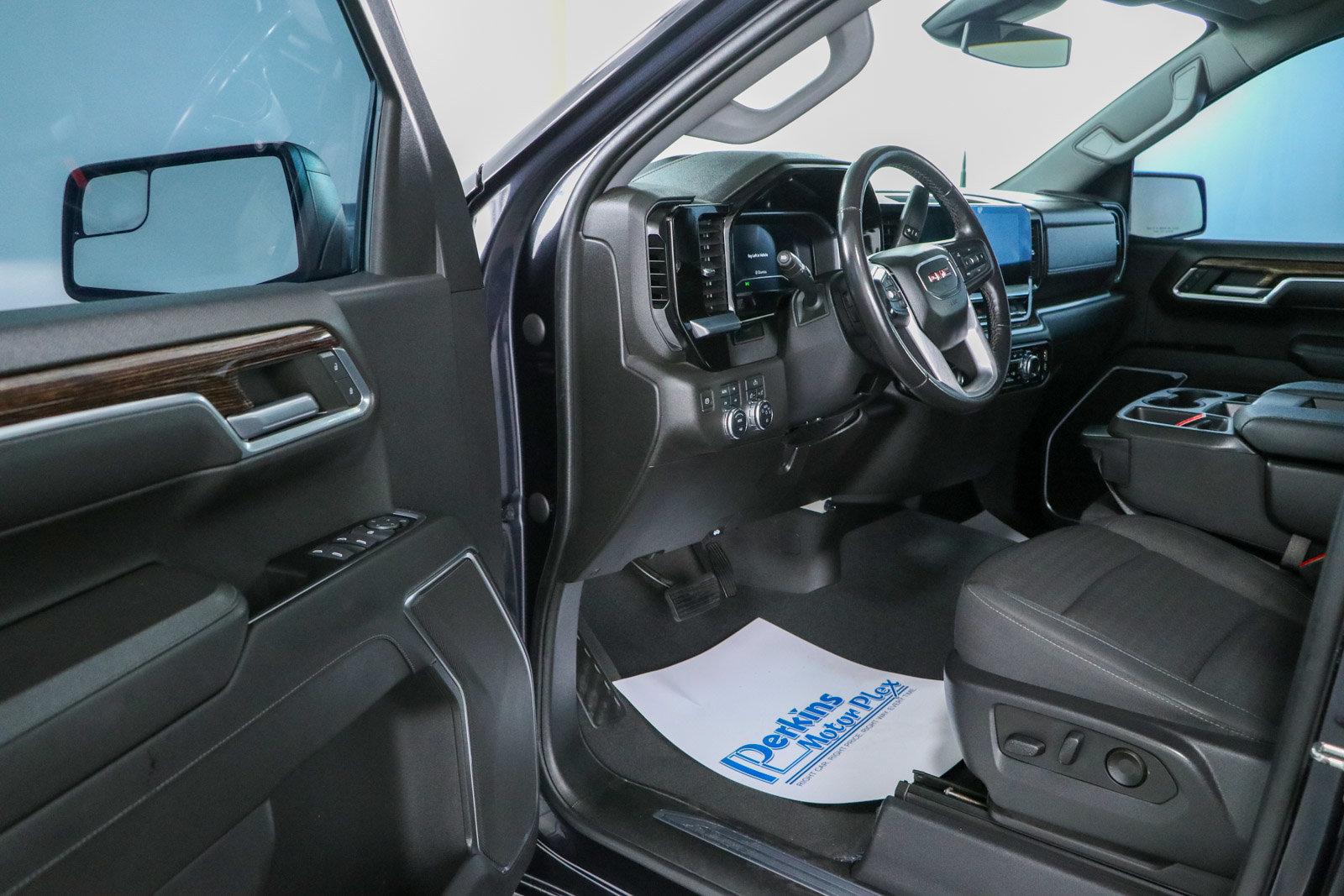 Used 2022 GMC Sierra 1500 Elevation AWD/4WD image 4