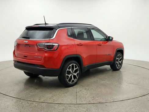 Used 2025 Jeep Compass Limited image 9