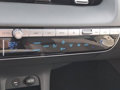 Certified 2022 Hyundai Ioniq 5 SE image 16