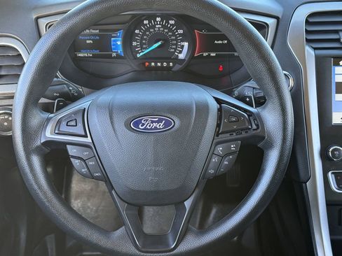 Used 2018 Ford Fusion SE w/ Fusion SE Technology Package image 13