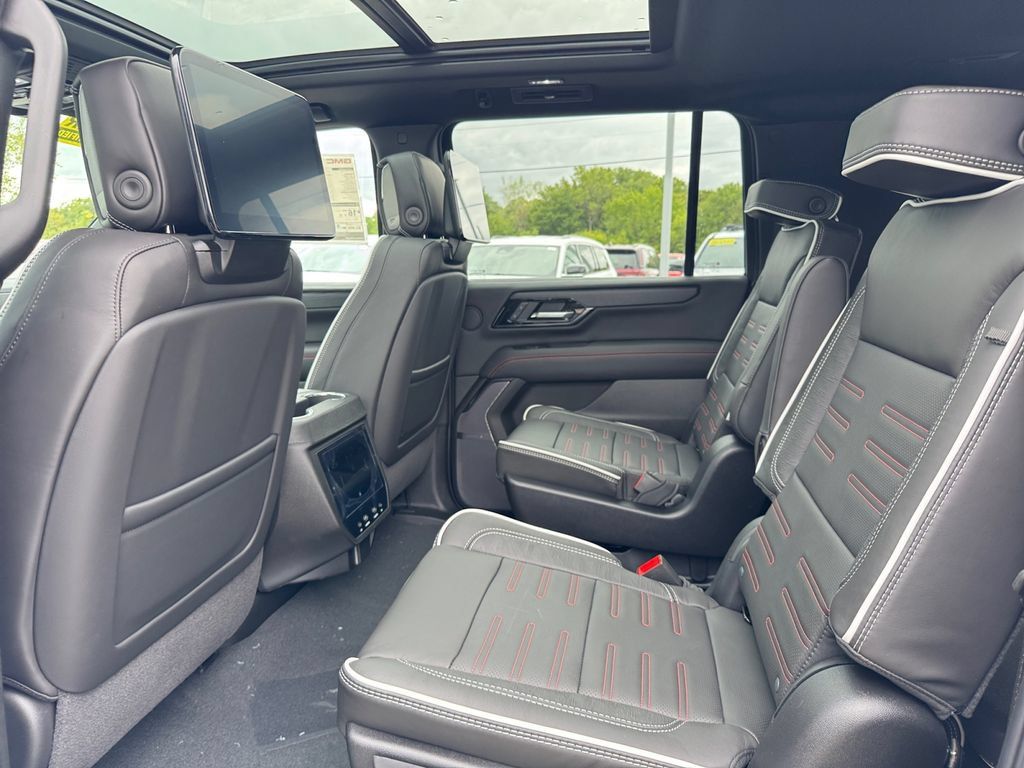 New 2026 GMC Yukon XL AT4 Ultimate AWD/4WD image 19