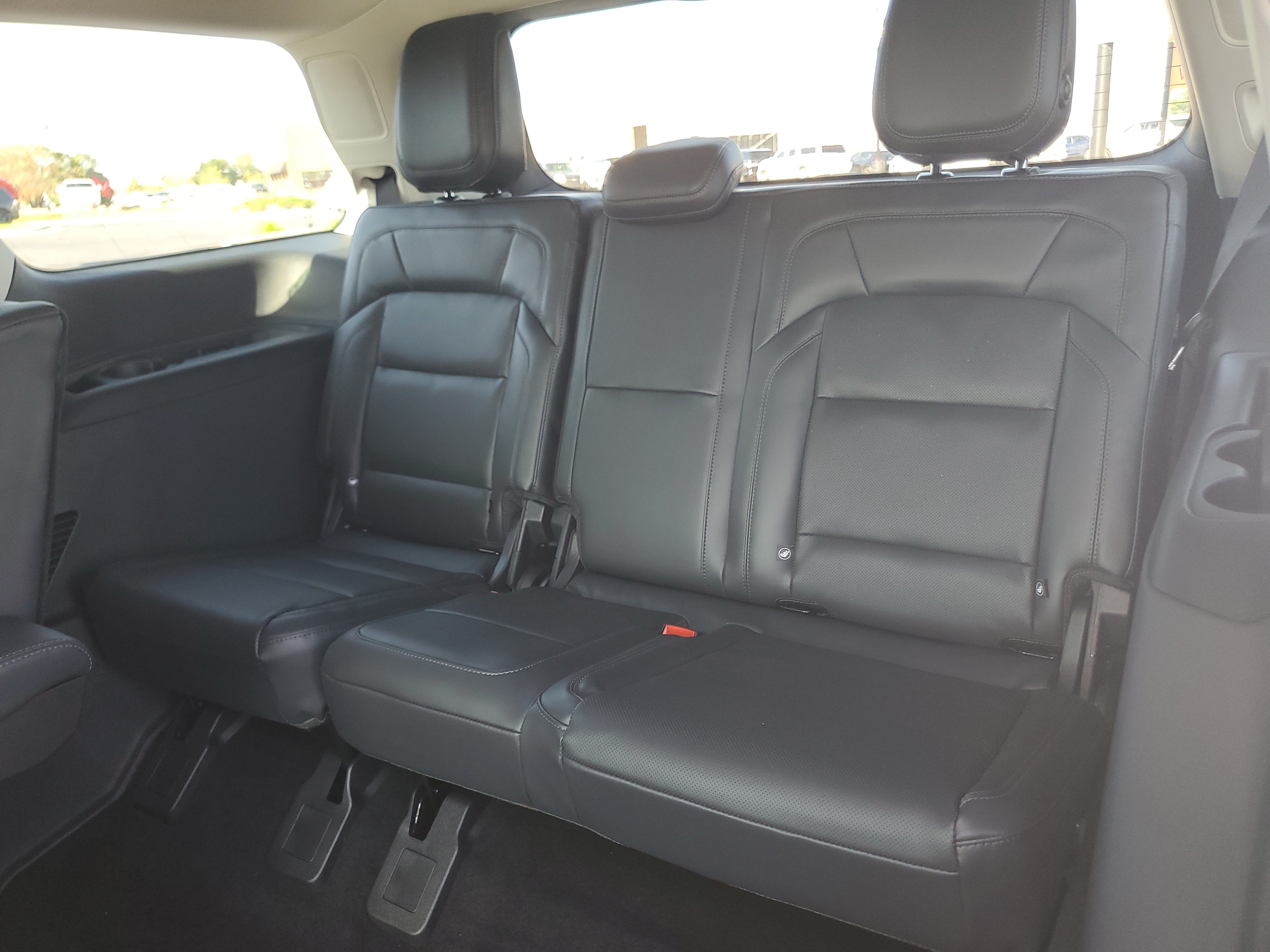 New 2027 Lincoln Navigator Reserve AWD/4WD image 32