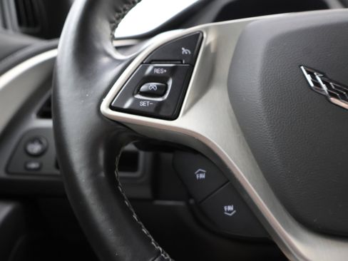 Used 2019 Chevrolet Corvette Stingray Coupe w/ 1LT RWD image 13