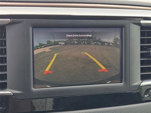 Certified 2023 Chrysler Voyager LX FWD image 31