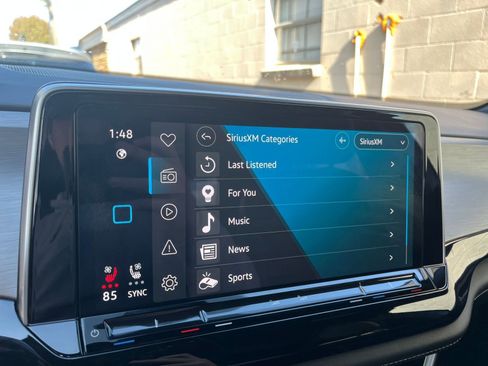 Used 2025 Volkswagen Atlas Cross Sport SE image 21