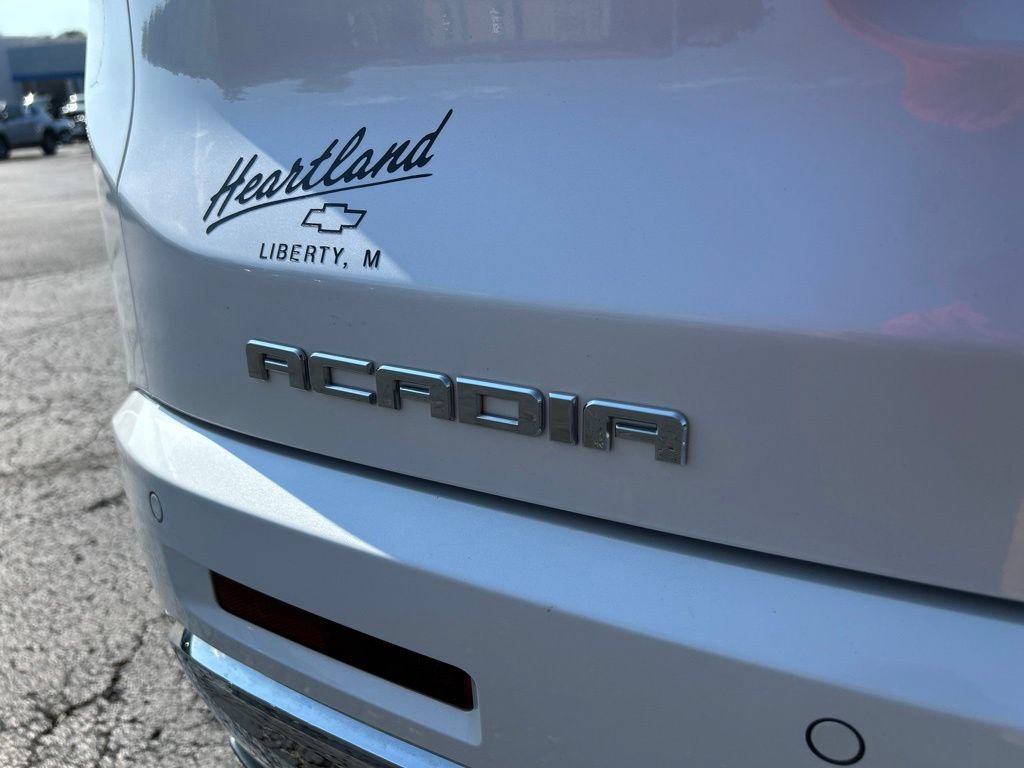 Used 2019 GMC Acadia Denali w/ Technology Package AWD/4WD image 13