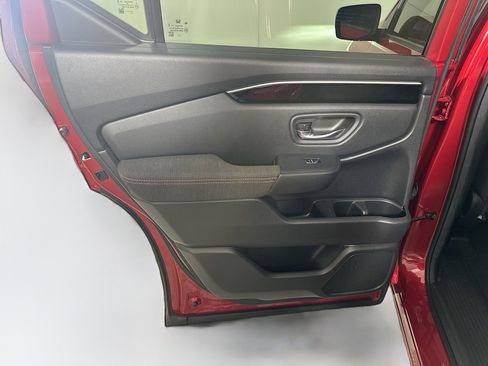 Used 2024 Honda Pilot Sport image 25