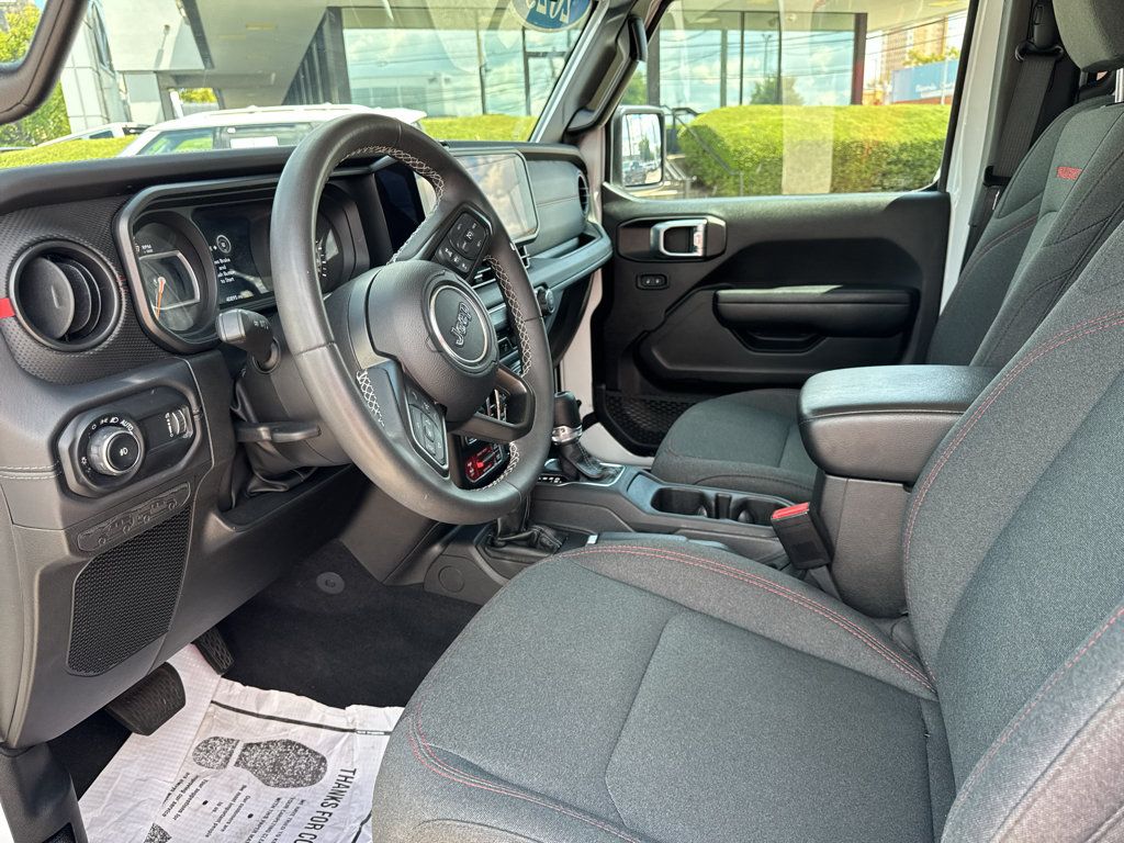 Used 2025 Jeep Wrangler Unlimited Rubicon AWD/4WD image 28