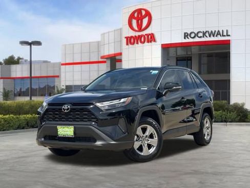 Used 2025 Toyota RAV4 XLE w/ Convenience Package FWD image 1