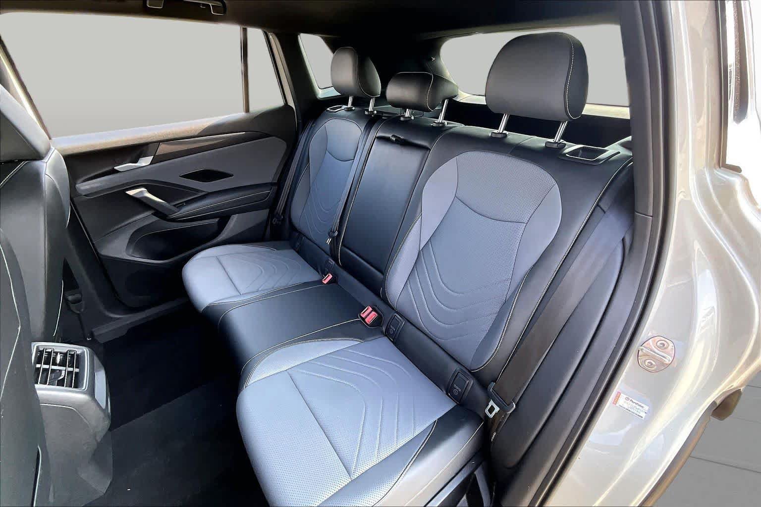 Used 2025 Volkswagen Tiguan SE R-Line AWD/4WD image 19