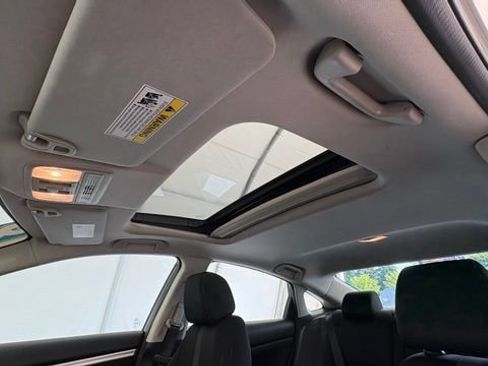 Used 2018 Honda Civic EX image 43
