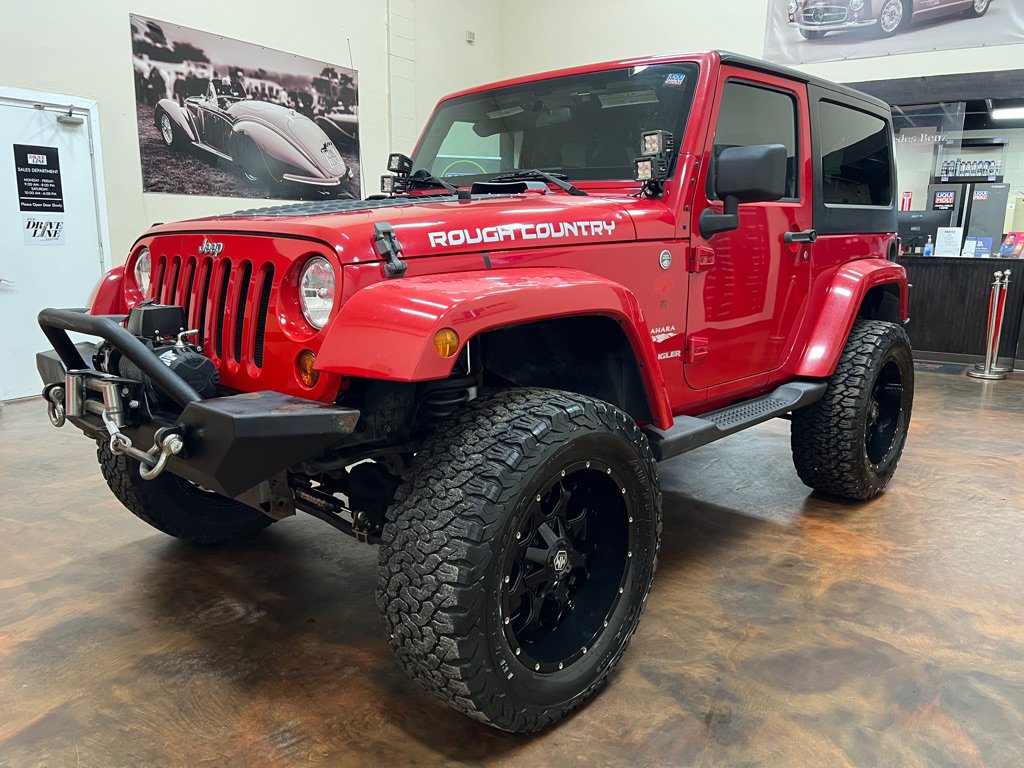 Used 2011 Jeep Wrangler Sahara AWD/4WD image 5