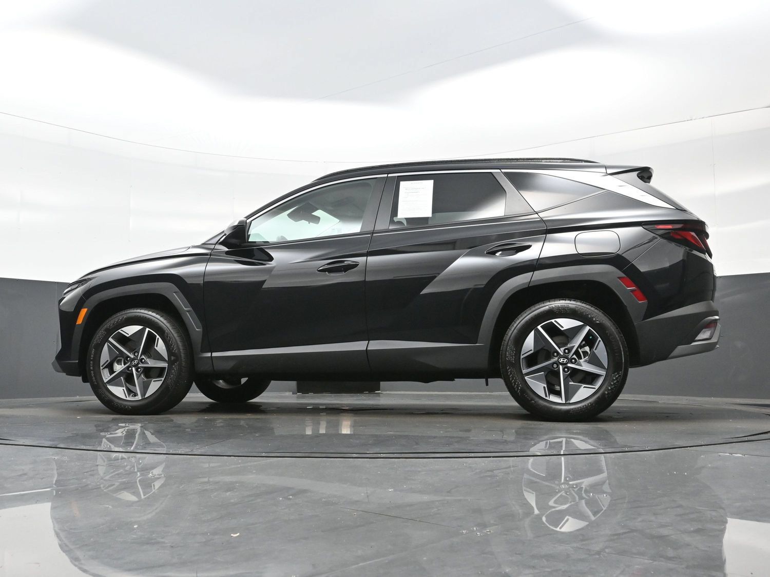 Used 2025 Hyundai Tucson SEL AWD/4WD image 28