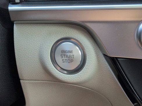 Used 2025 Kia Telluride S FWD image 29