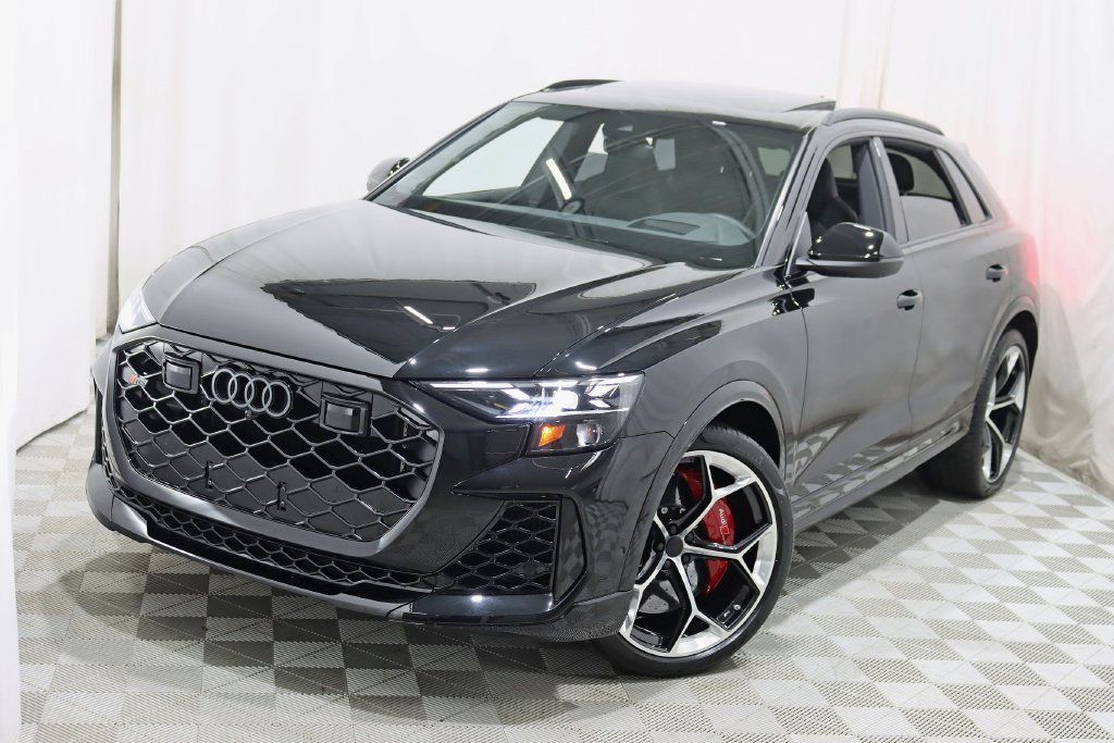 Used 2026 Audi RS Q8 performance AWD/4WD image 5