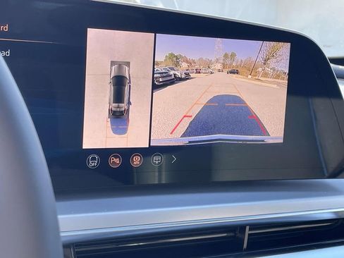 New 2026 Cadillac Lyriq Signature Luxury image 28